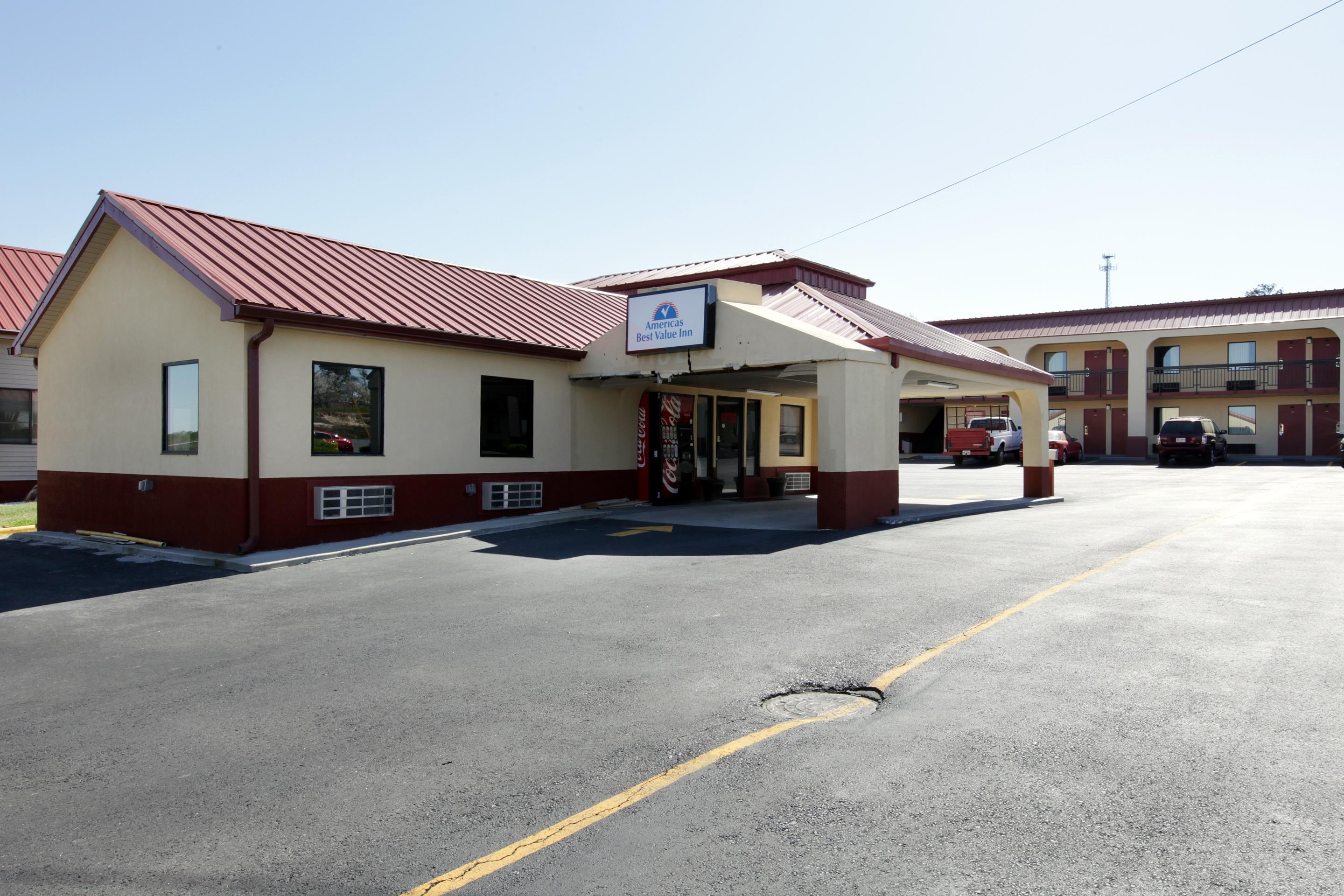 Americas Best Value Inn & Suites Macon Exterior foto