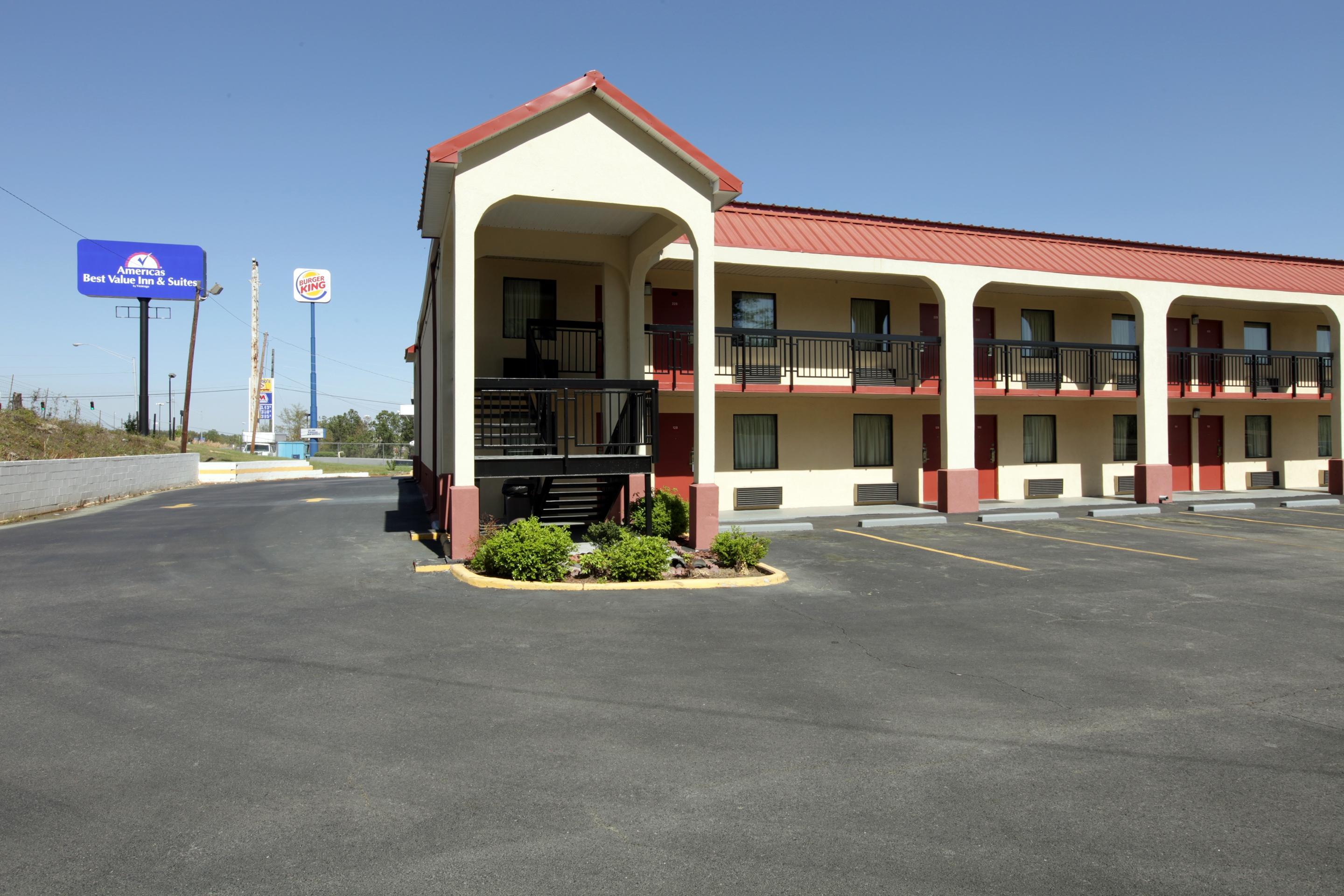Americas Best Value Inn & Suites Macon Exterior foto