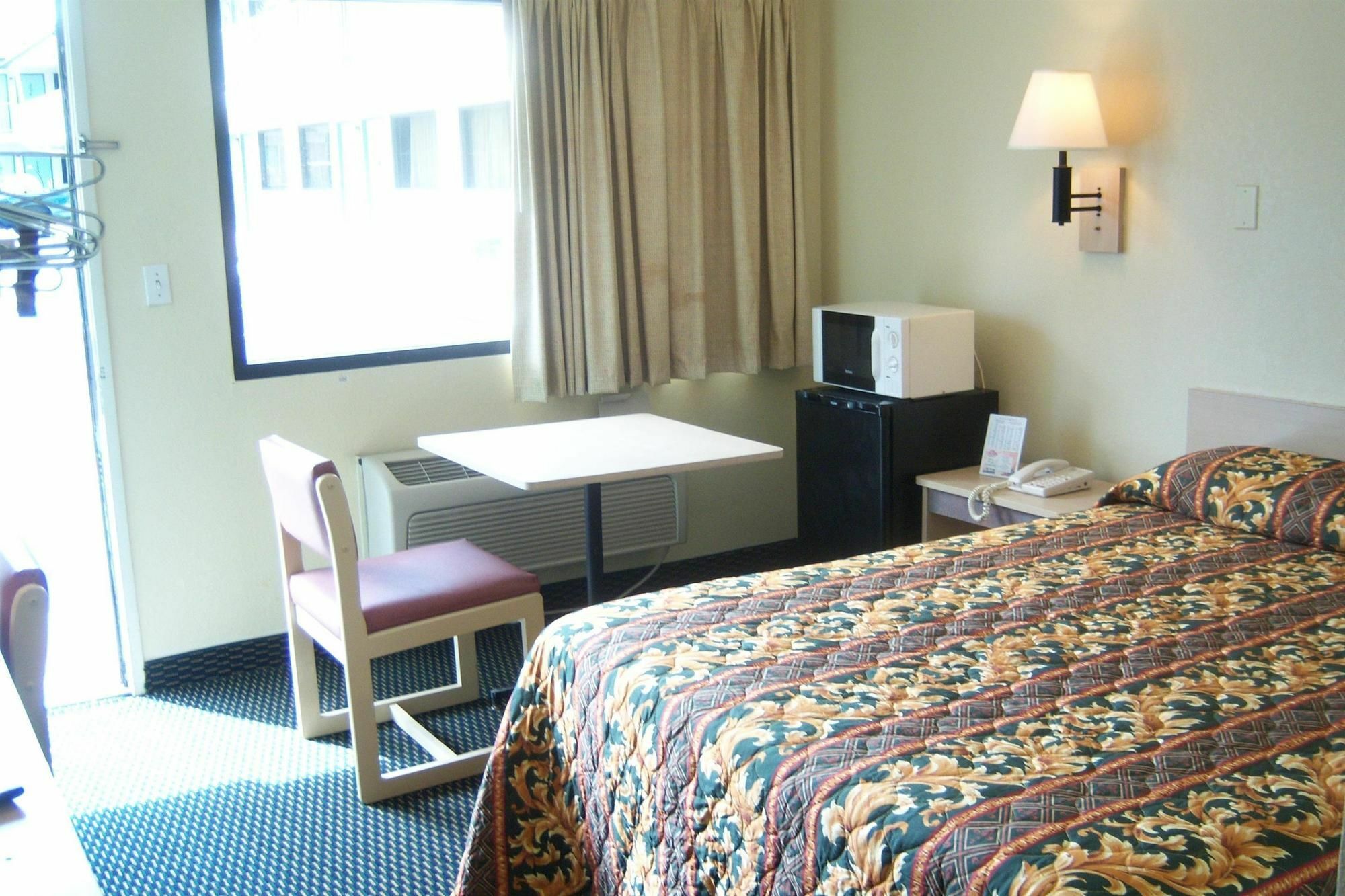Americas Best Value Inn & Suites Macon Exterior foto